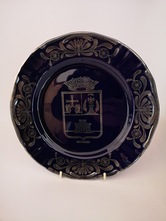 Haz click aquí para ver más detalles de plato de cerámica
